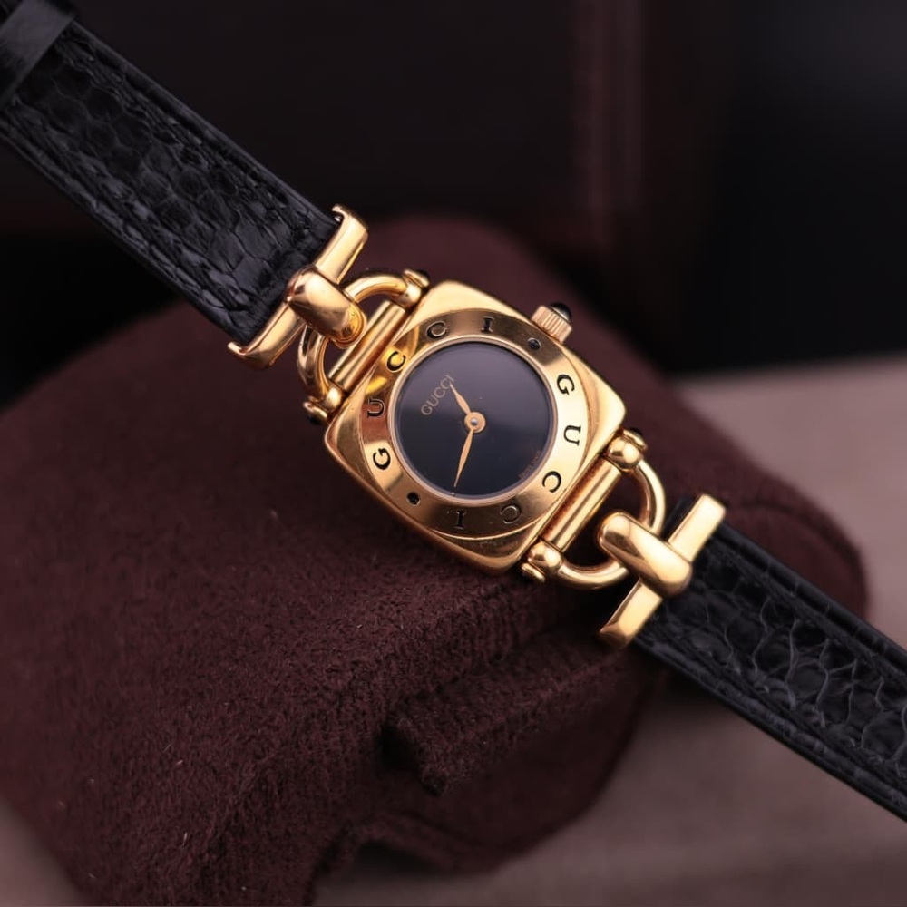 Vtg 1990s Gucci Diamantissima 6300L Watch 
Gold-Plated case w/ horsebit lugs - Picture 5 of 13